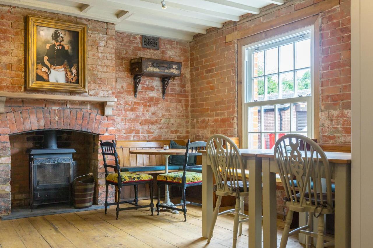 The Dog & Gun Inn Netheravon Luaran gambar