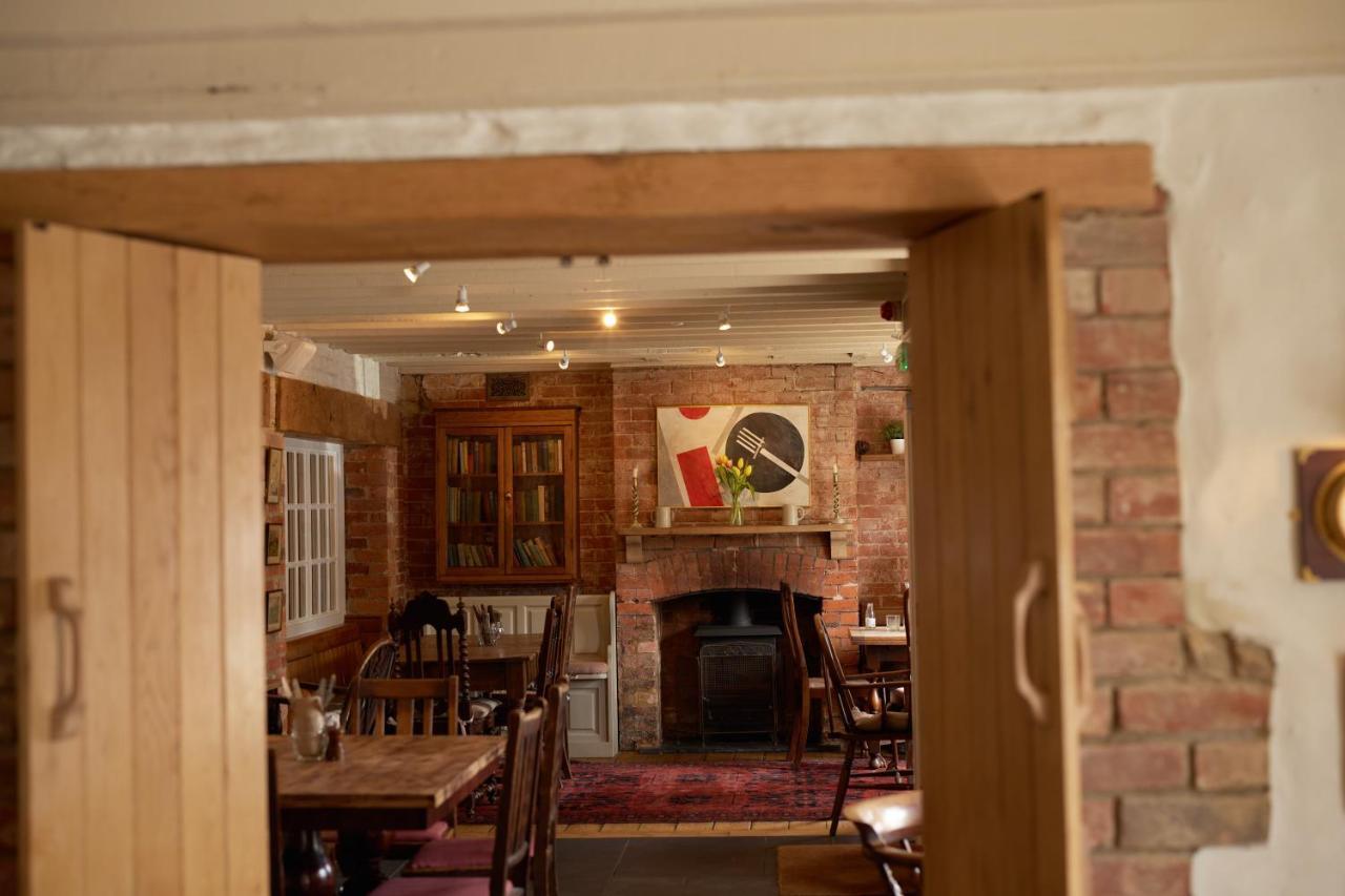 The Dog & Gun Inn Netheravon Luaran gambar
