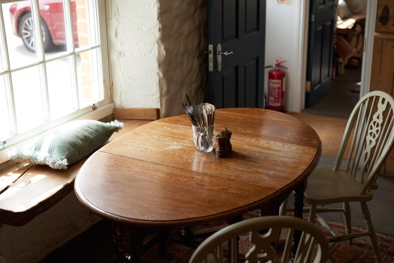 The Dog & Gun Inn Netheravon Luaran gambar