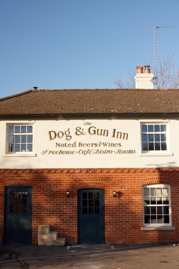 The Dog & Gun Inn Netheravon Luaran gambar