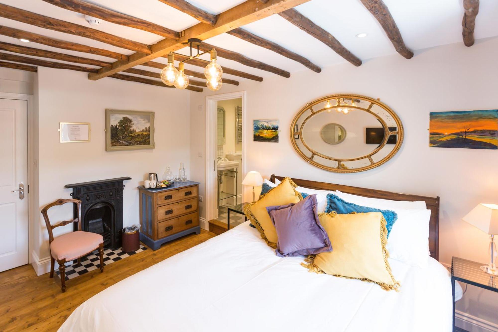 The Dog & Gun Inn Netheravon Bilik gambar