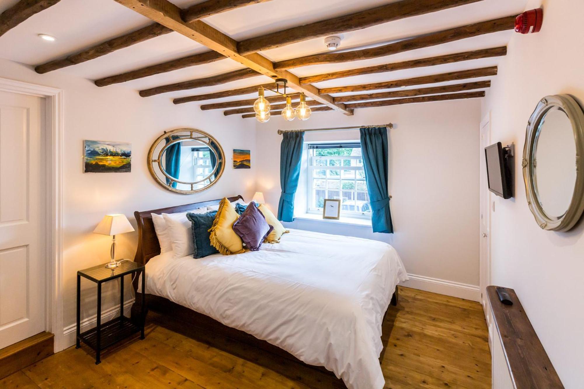 The Dog & Gun Inn Netheravon Bilik gambar